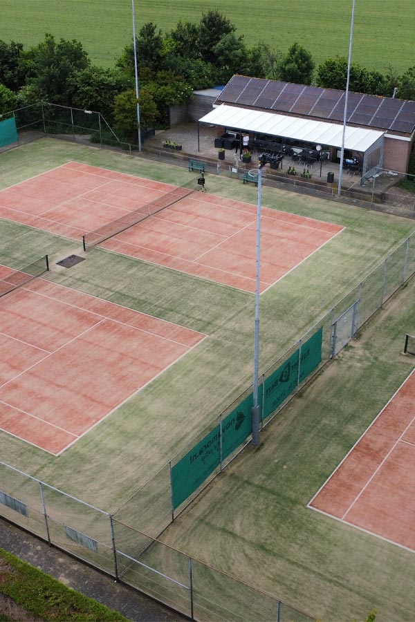 Tennisbanen van de vereniging in Wamel